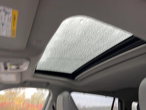 Used 2022 Toyota Highlander Limited image 12