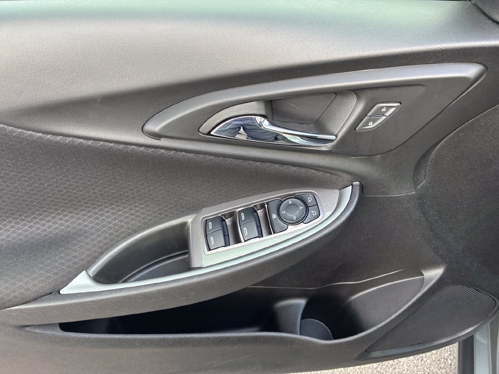Used 2025 Chevrolet Malibu LT FWD image 12