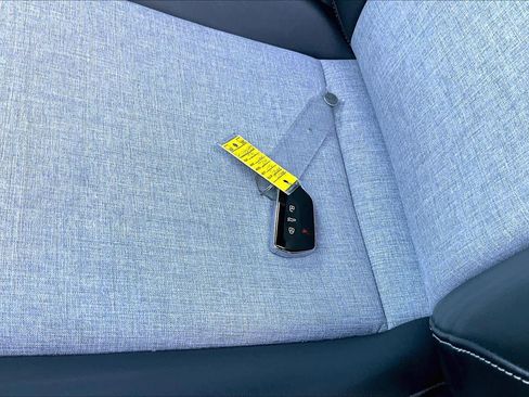 Used 2023 Volkswagen ID.4 Pro image 14