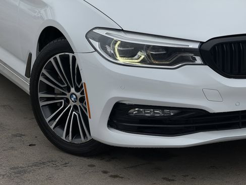 Used 2017 BMW 540i w/ Premium Package image 9