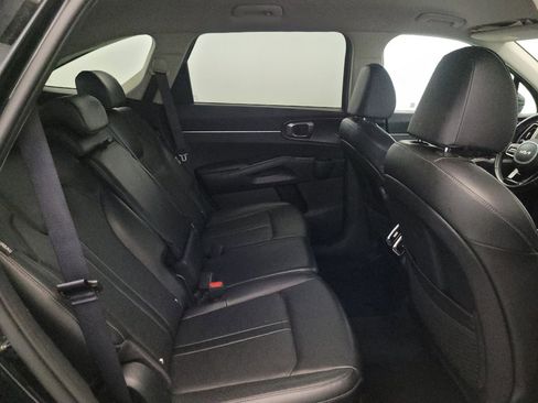 Used 2024 Kia Sorento S FWD image 19