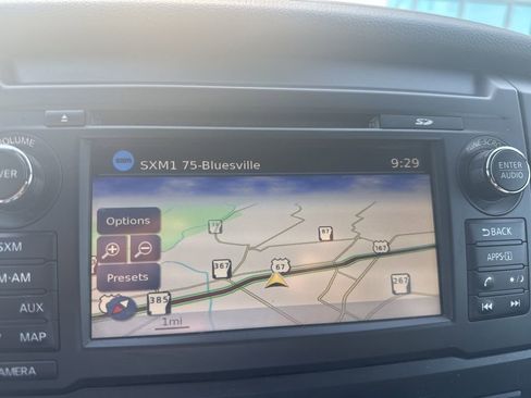 Used 2018 Nissan Titan SV w/ SV Convenience Package image 20