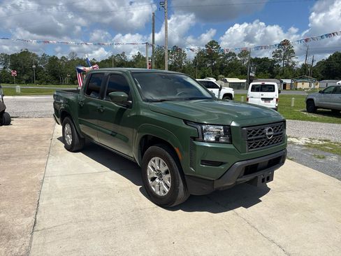 Used 2023 Nissan Frontier SV RWD image 3