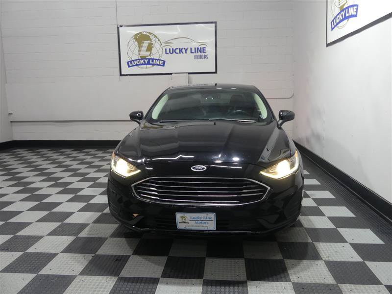 Used 2019 Ford Fusion SE FWD image 2