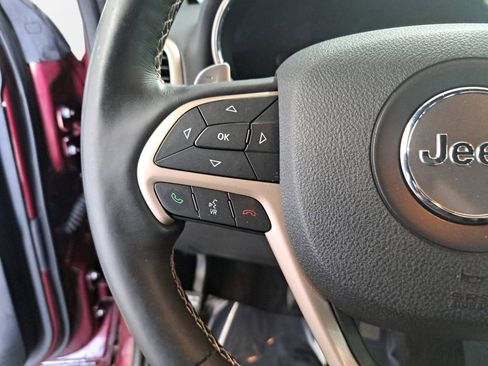 Used 2017 Jeep Grand Cherokee Limited image 18