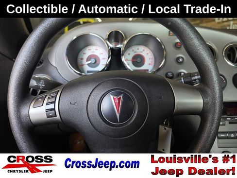 Used 2009 Pontiac Solstice Convertible w/ Preferred Package RWD image 6