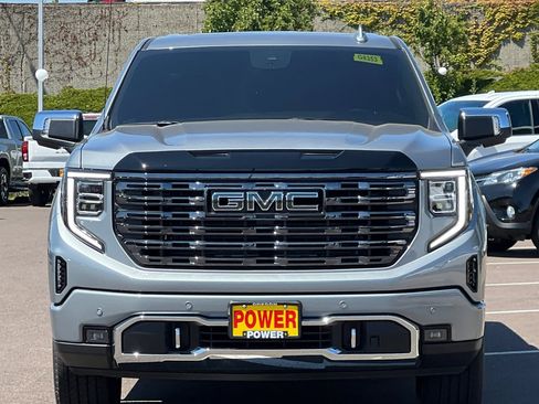 Used 2025 GMC Sierra 1500 Denali Ultimate image 9