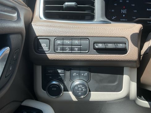 Used 2024 GMC Yukon Denali AWD/4WD image 26