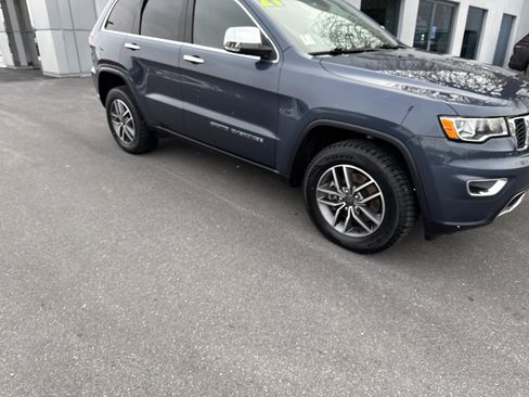 Used 2021 Jeep Grand Cherokee Limited image 1