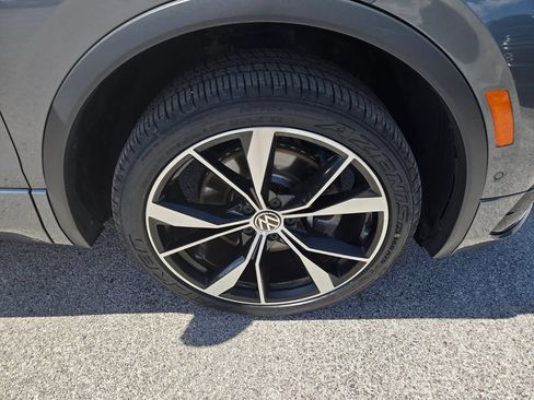 Used 2022 Volkswagen Tiguan SEL R-Line AWD/4WD image 17