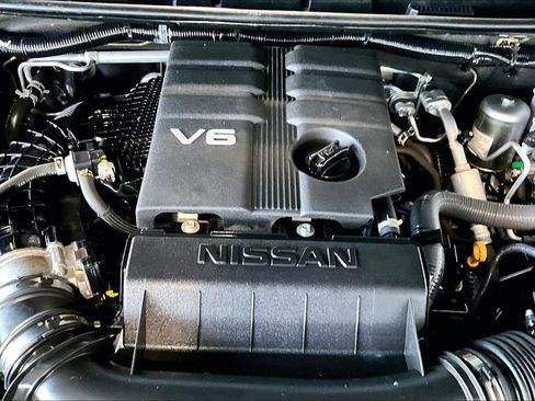 Used 2023 Nissan Frontier PRO-4X w/ Pro-4X Premium Package image 32