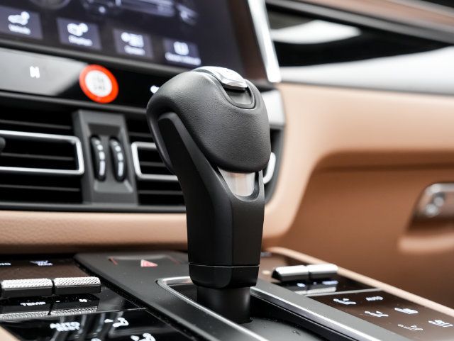 Certified 2026 Porsche Macan AWD/4WD image 22