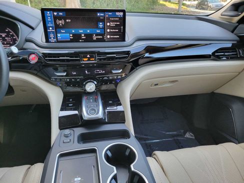 Certified 2025 Acura MDX SH-AWD w/ Advance Package image 34