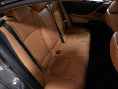 Used 2022 Lexus ES 350 Ultra Luxury w/ Accessory Package 2 FWD image 16