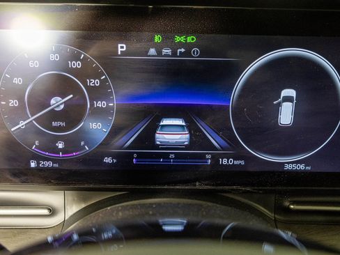 Used 2023 Kia Carnival SX image 33