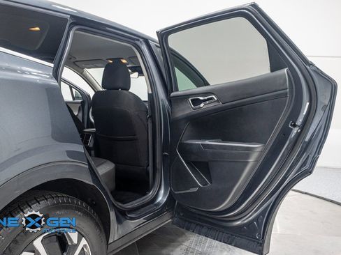 Used 2024 Kia Sportage LX image 33