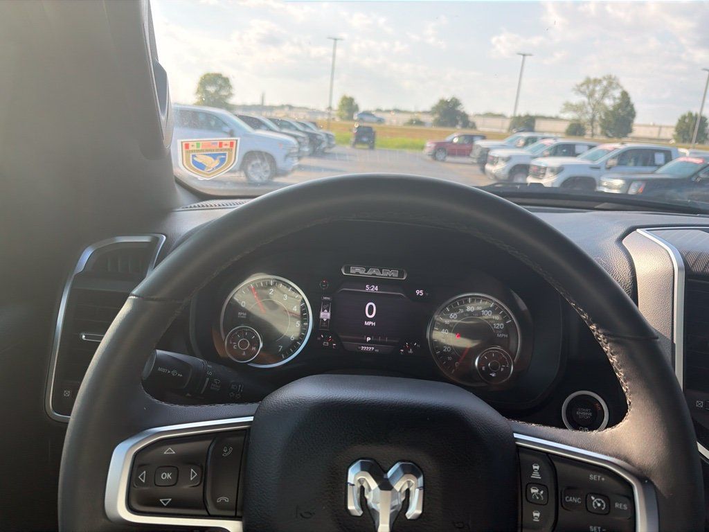 Used 2025 RAM 1500 Big Horn AWD/4WD image 35