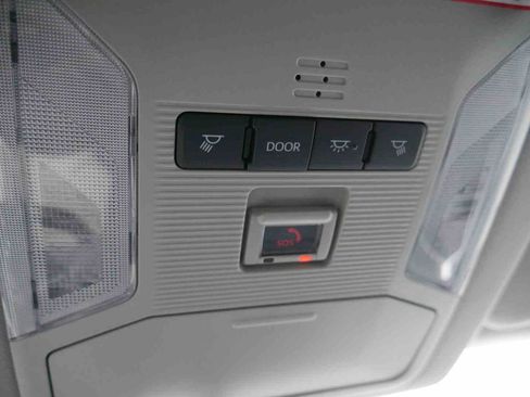 Used 2022 Toyota RAV4 LE image 33