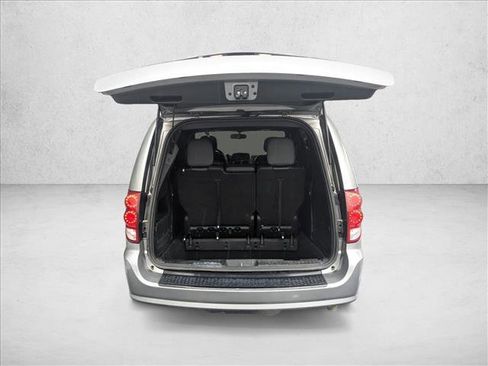 Used 2015 Dodge Grand Caravan SXT image 7