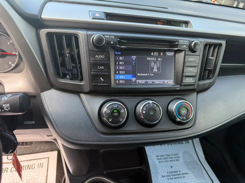 Used 2016 Toyota RAV4 LE AWD/4WD image 17