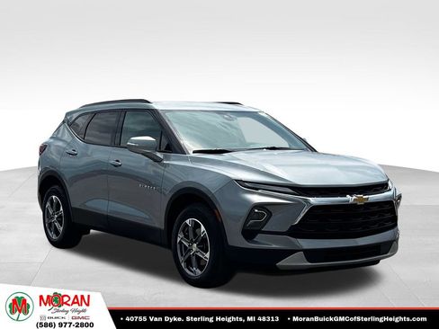 Used 2024 Chevrolet Blazer LT FWD image 7