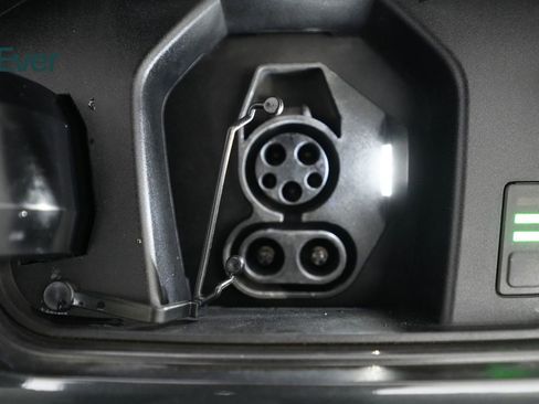 Used 2024 Kia Niro Wave w/ Wave Preserve Package image 10