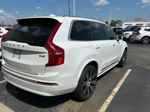 Used 2023 Volvo XC90 B6 Ultimate w/ Lounge Package image 4