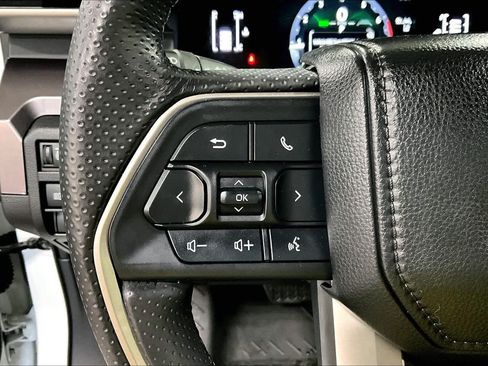 Certified 2025 Toyota 4Runner SR5 AWD/4WD image 22
