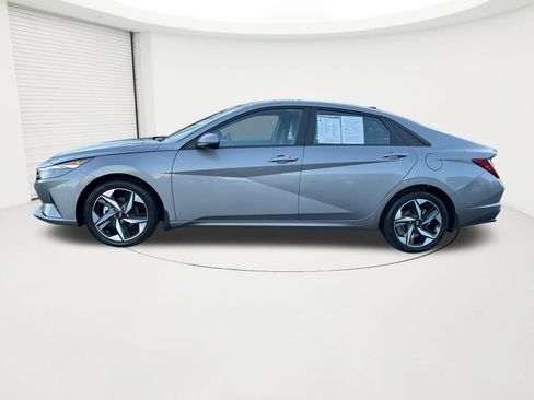 Certified 2023 Hyundai Elantra SEL w/ Convenience Package image 2