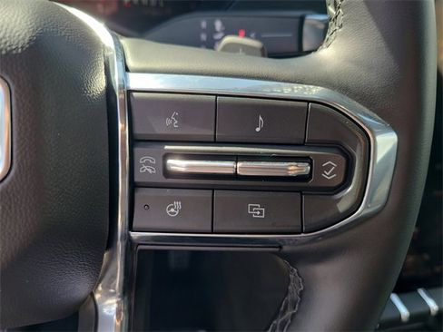 Used 2024 GMC Acadia Elevation image 31