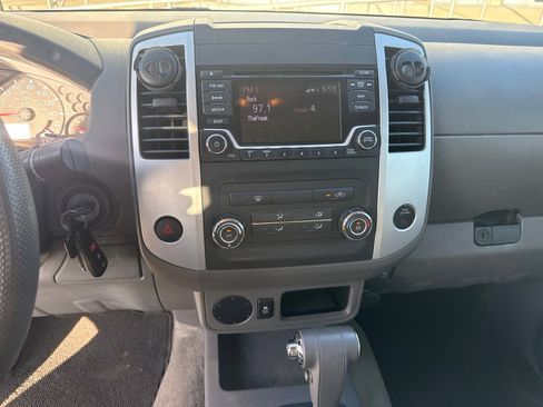 Used 2016 Nissan Frontier SV RWD image 14