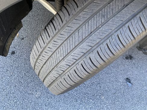 Used 2025 Ford Explorer Active image 12