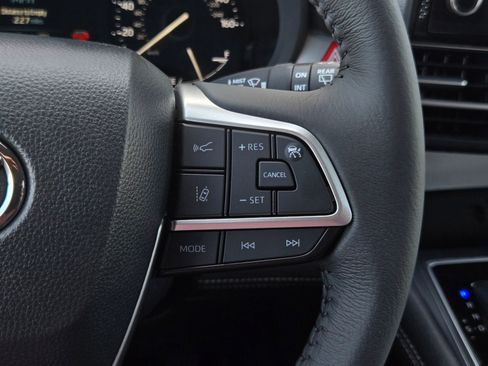 Certified 2026 Toyota Sienna XLE FWD image 21