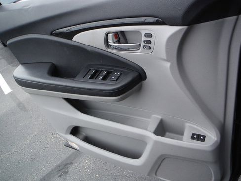 Used 2019 Honda Pilot Touring image 15