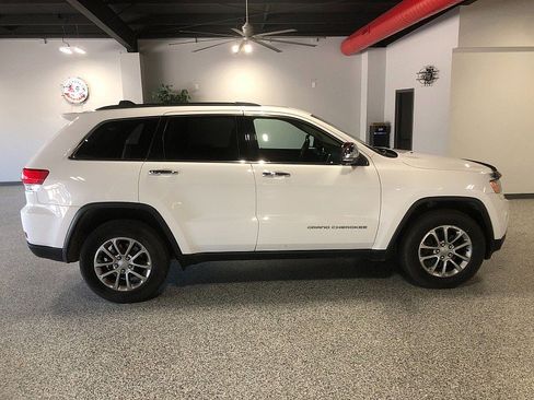 Used 2016 Jeep Grand Cherokee Limited AWD/4WD image 6