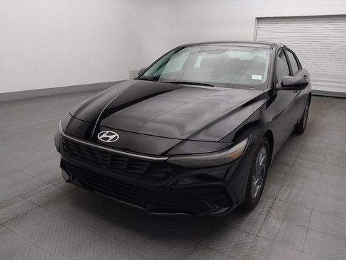Used 2024 Hyundai Elantra SEL FWD image 15