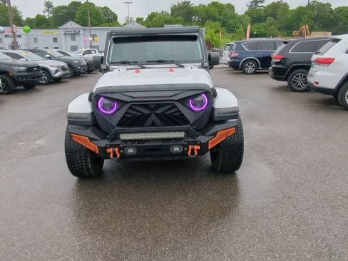 Used 2019 Jeep Wrangler Unlimited Sahara w/ Cold Weather Group AWD/4WD image 3