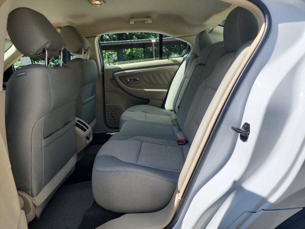 Used 2015 Ford Taurus SEL FWD image 30