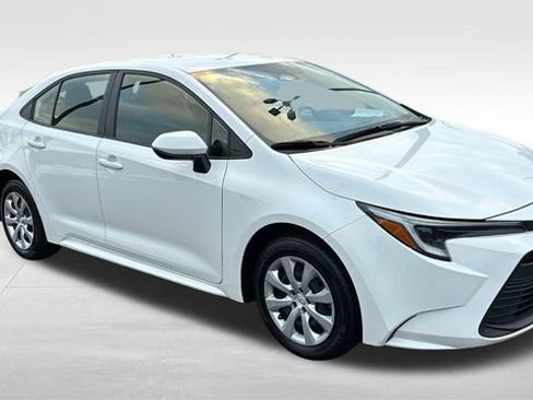 Used 2024 Toyota Corolla LE image 27