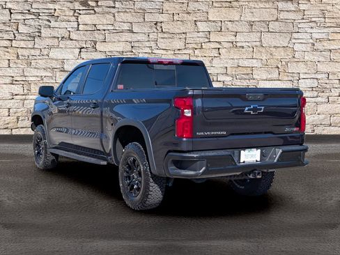 Used 2022 Chevrolet Silverado 1500 ZR2 w/ Technology Package image 7