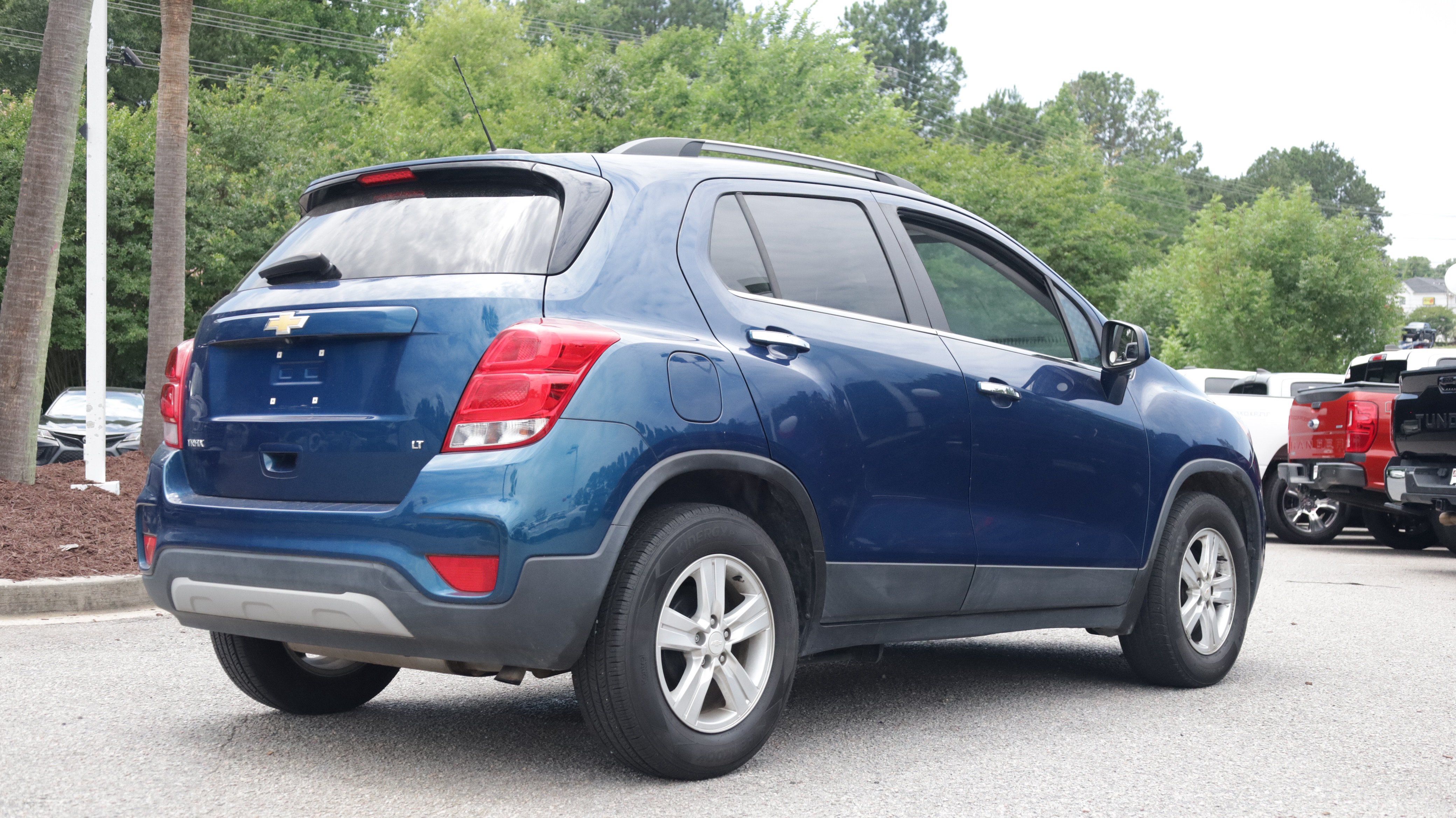 Used 2020 Chevrolet Trax LT w/ LT Convenience Package FWD image 6