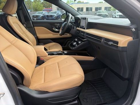 Used 2021 Lincoln Corsair Reserve w/ Equipment Group 201A image 11