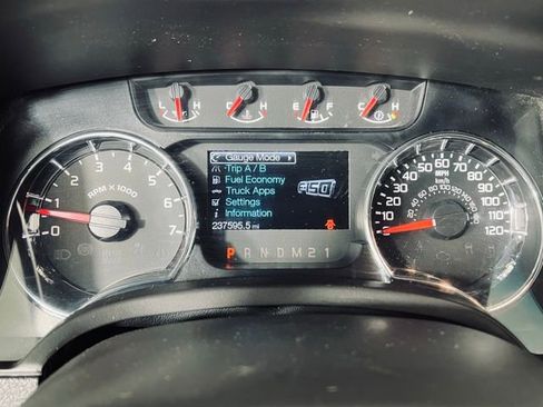 Used 2014 Ford F150 FX4 w/ Equipment Group 402A Luxury AWD/4WD image 23