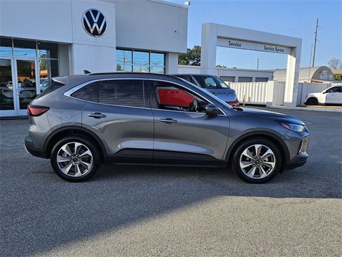 Used 2023 Ford Escape Platinum image 16