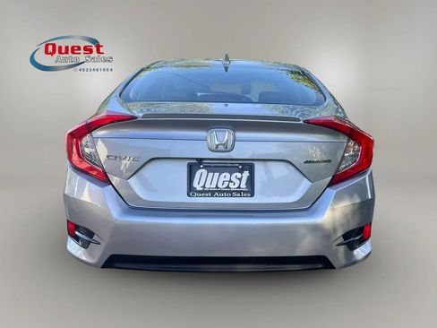 Used 2017 Honda Civic Touring image 4