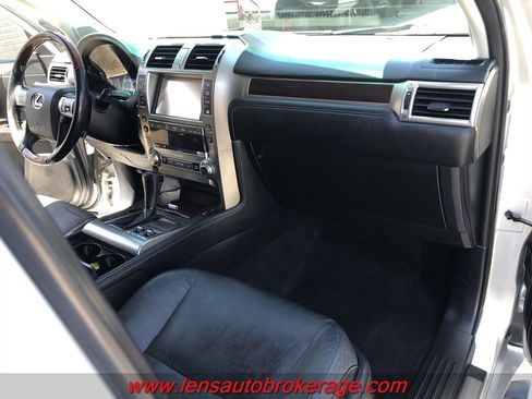 Used 2014 Lexus GX 460 w/ Premium Package AWD/4WD image 24
