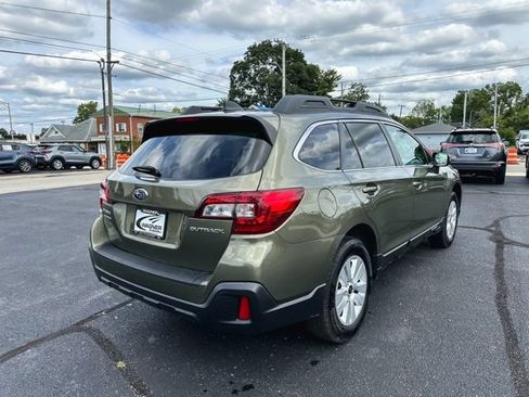Used 2018 Subaru Outback 2.5i Premium AWD/4WD image 8