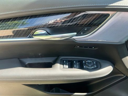 Certified 2025 Cadillac XT6 Premium Luxury AWD/4WD image 14