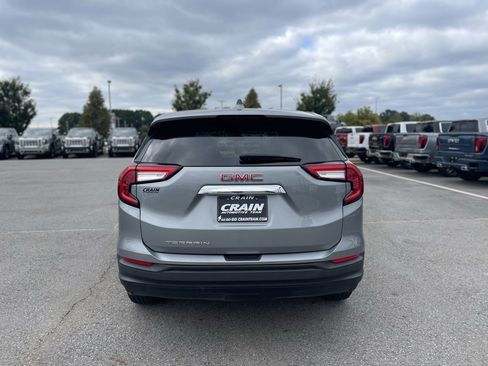 Used 2024 GMC Terrain SLE image 6