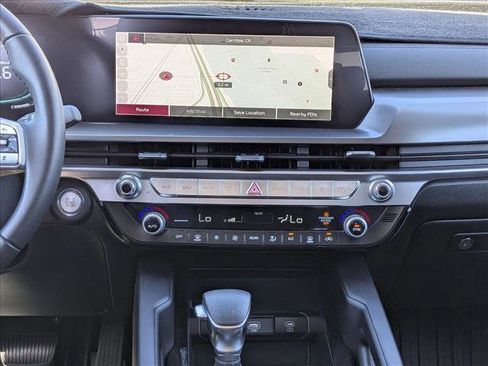 Used 2025 Kia Telluride LX image 17